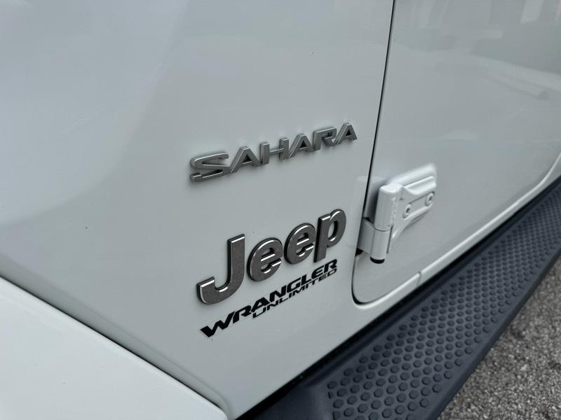 Jeep Wrangler Unlimited Sahara 4D SUV 4WD 2020