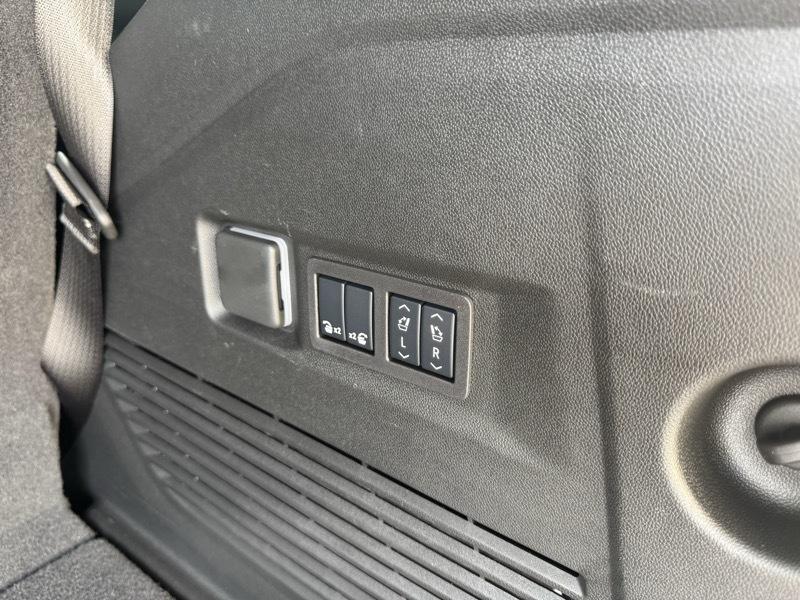GMC Yukon Denali Ultimate 4WD 2025