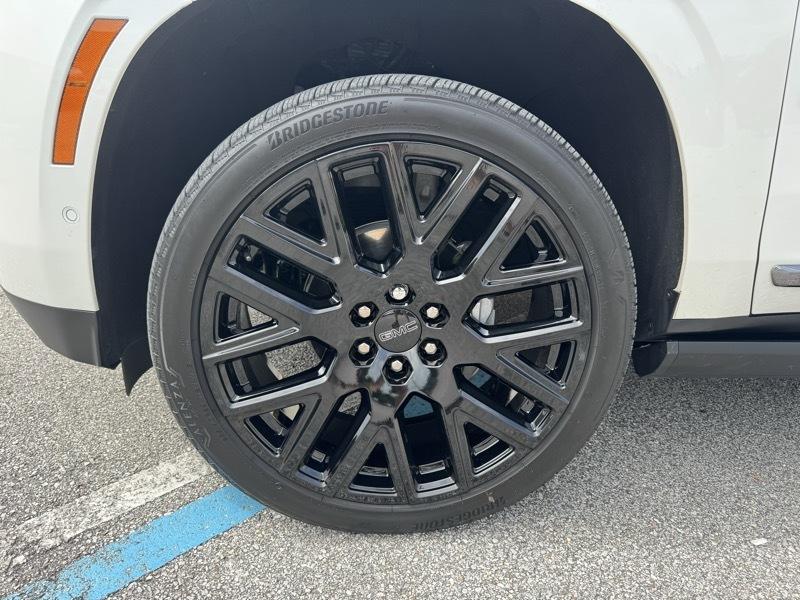 GMC Yukon Denali Ultimate 4WD 2025