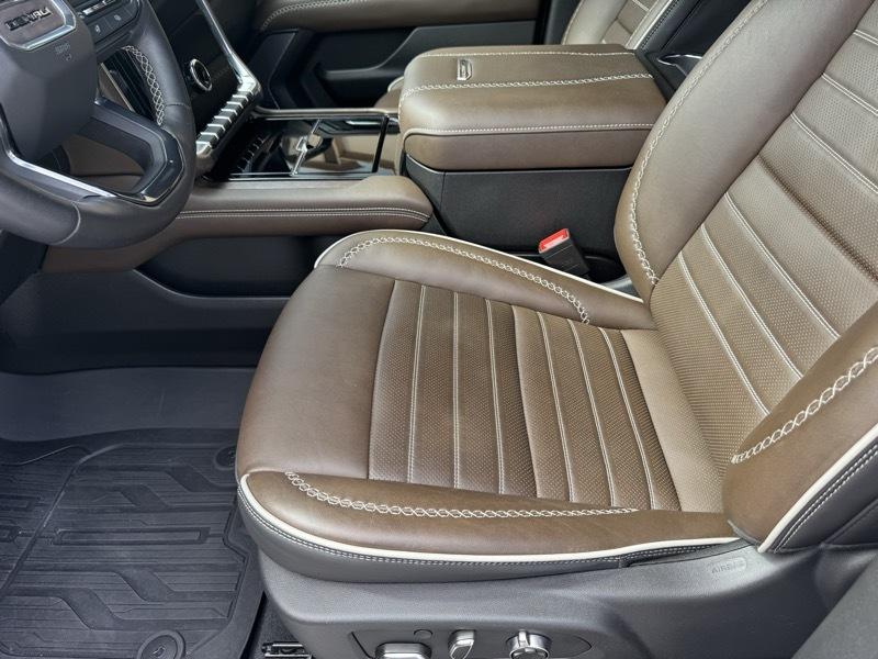 GMC Yukon Denali Ultimate 4WD 2025
