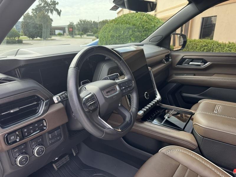 GMC Yukon Denali Ultimate 4WD 2025
