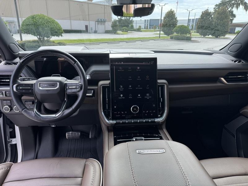 GMC Yukon Denali Ultimate 4WD 2025