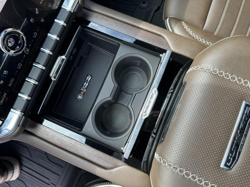 GMC Yukon Denali Ultimate 4WD 2025