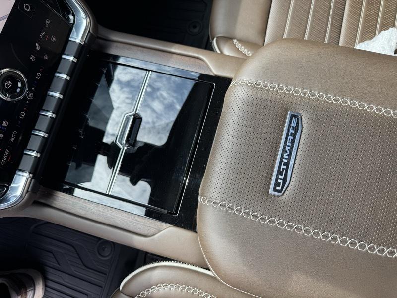 GMC Yukon Denali Ultimate 4WD 2025