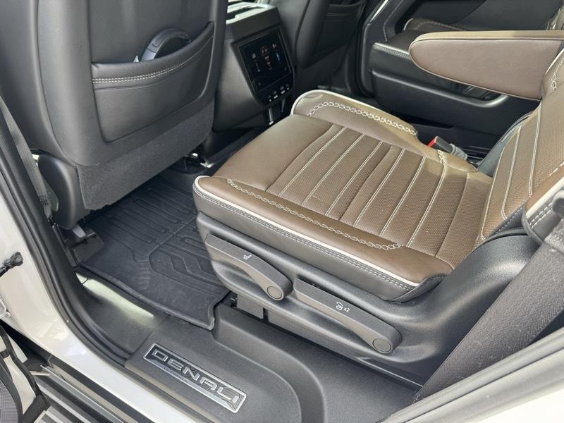 GMC Yukon Denali Ultimate 4WD 2025