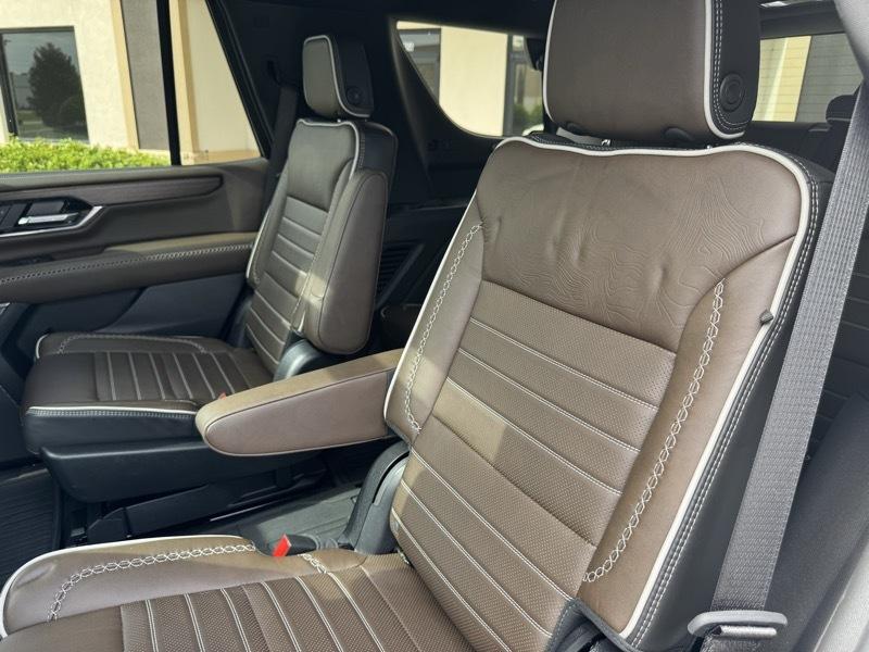 GMC Yukon Denali Ultimate 4WD 2025