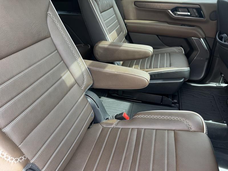 GMC Yukon Denali Ultimate 4WD 2025