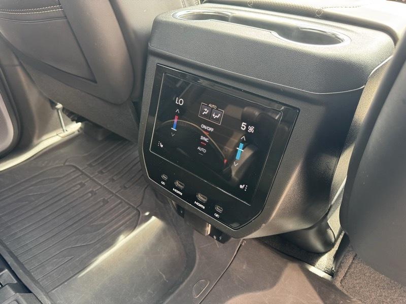 GMC Yukon Denali Ultimate 4WD 2025