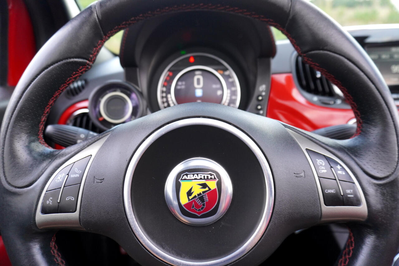 2019 Fiat 500 Abarth photo 21