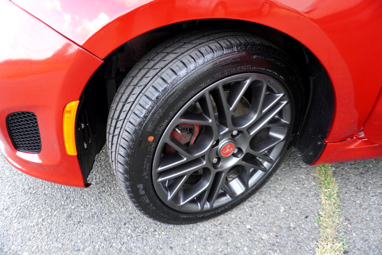 2019 Fiat 500 Abarth photo 26