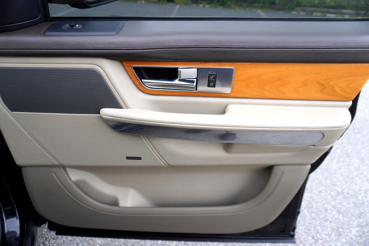 2012 Land Rover Range Rover Sport HSE photo 30