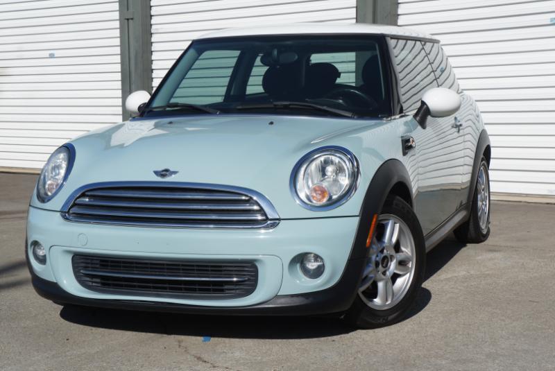 MINI Cooper Base 2D Hatchback 2013