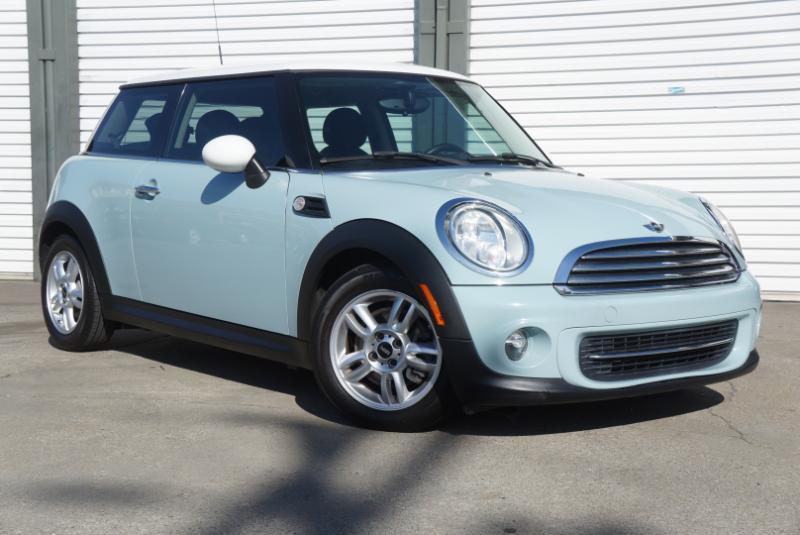 MINI Cooper Base 2D Hatchback 2013