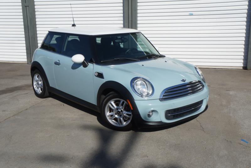 MINI Cooper Base 2D Hatchback 2013