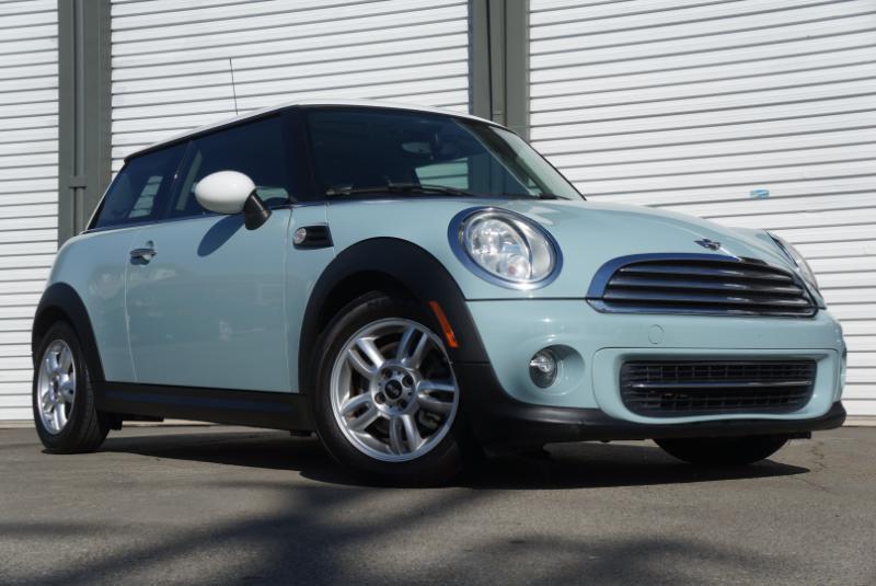 MINI Cooper Base 2D Hatchback 2013