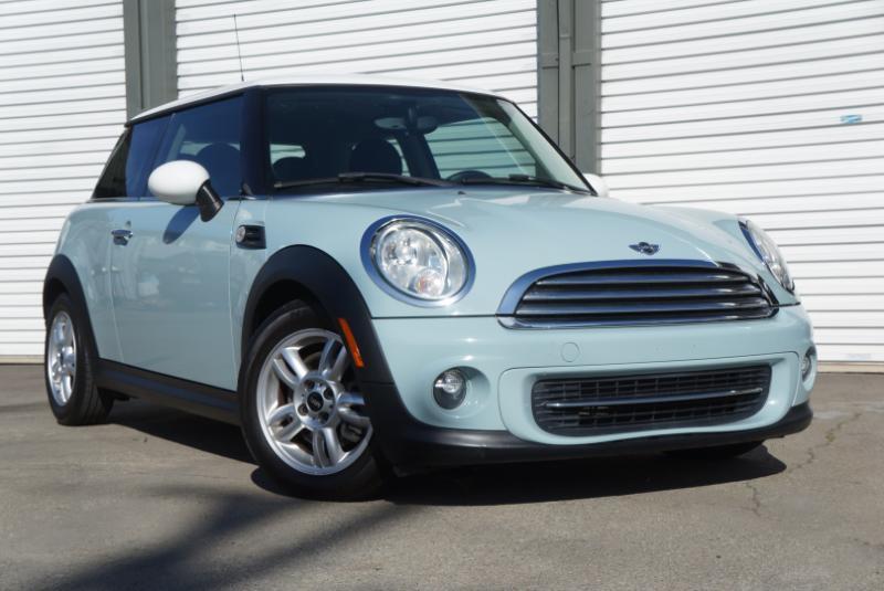 MINI Cooper Base 2D Hatchback 2013