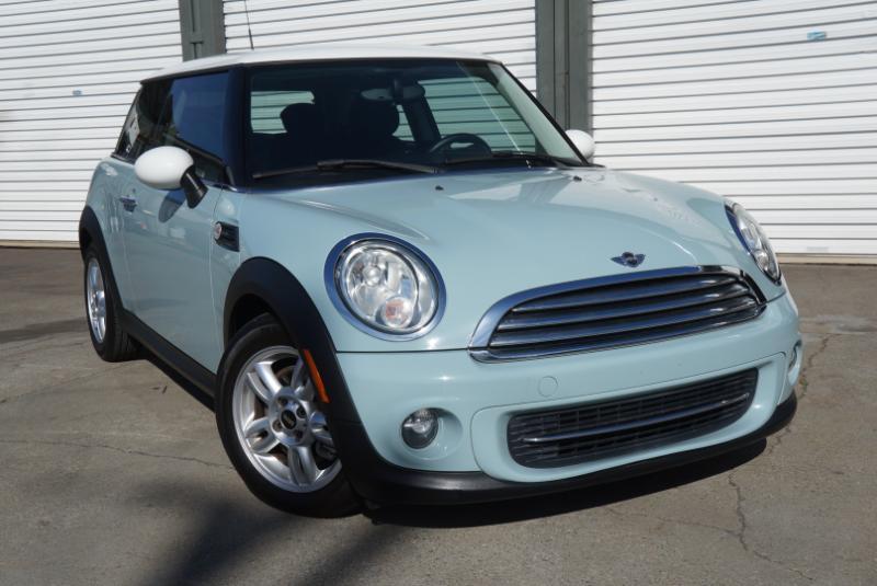 MINI Cooper Base 2D Hatchback 2013