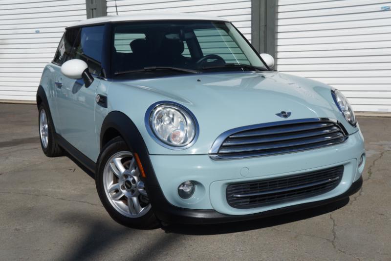 MINI Cooper Base 2D Hatchback 2013