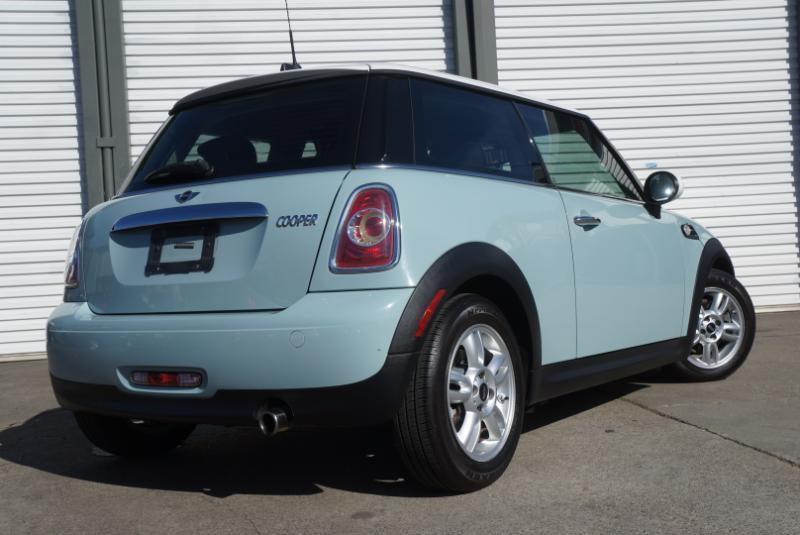 MINI Cooper Base 2D Hatchback 2013