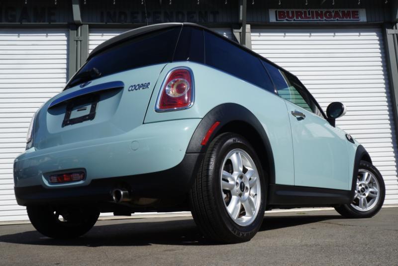 MINI Cooper Base 2D Hatchback 2013