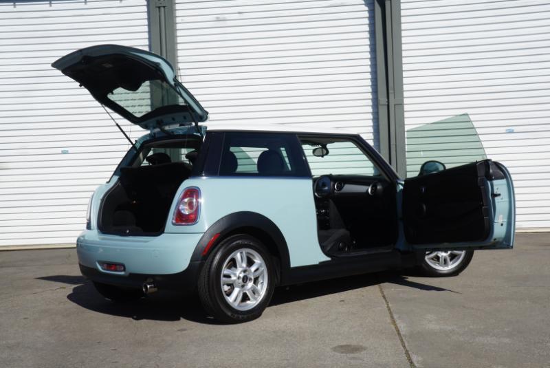 MINI Cooper Base 2D Hatchback 2013