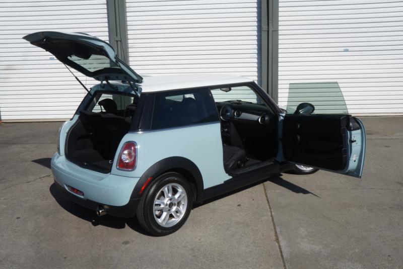 MINI Cooper Base 2D Hatchback 2013