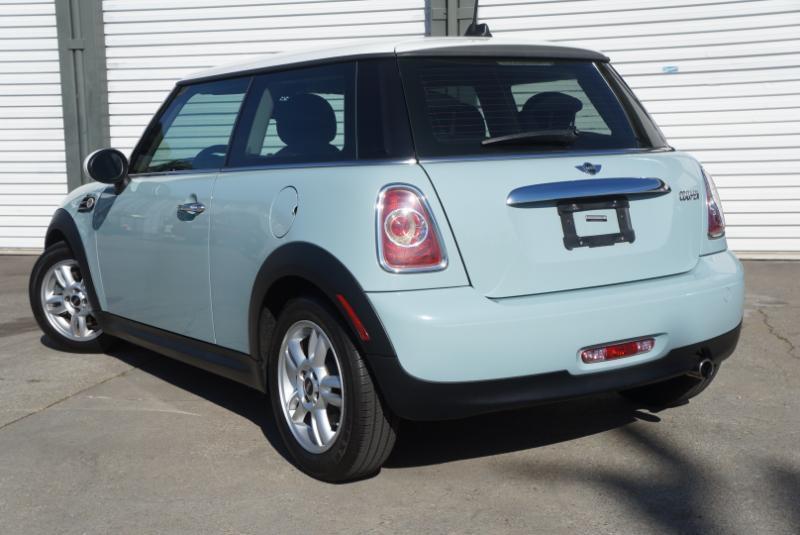 MINI Cooper Base 2D Hatchback 2013