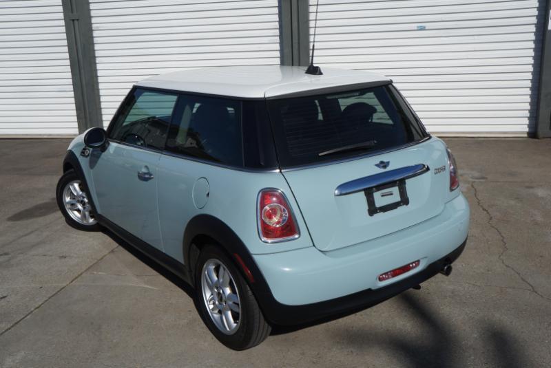MINI Cooper Base 2D Hatchback 2013