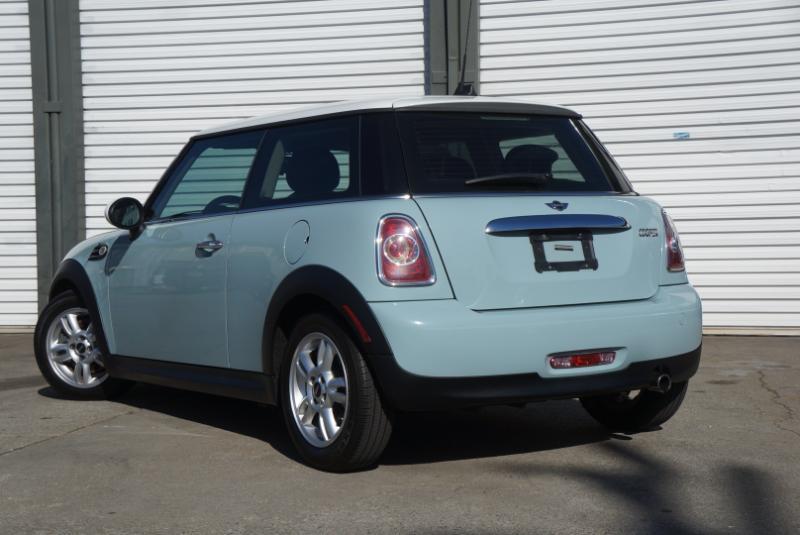 MINI Cooper Base 2D Hatchback 2013