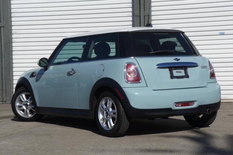 MINI Cooper Base 2D Hatchback 2013