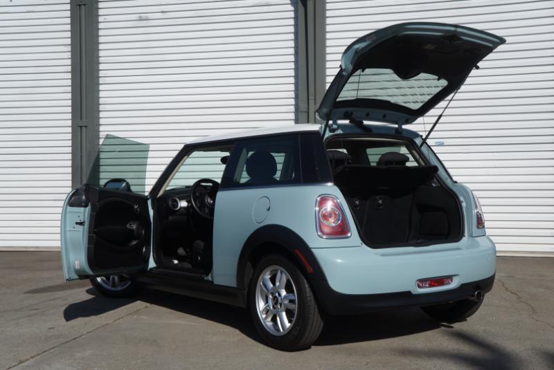 MINI Cooper Base 2D Hatchback 2013