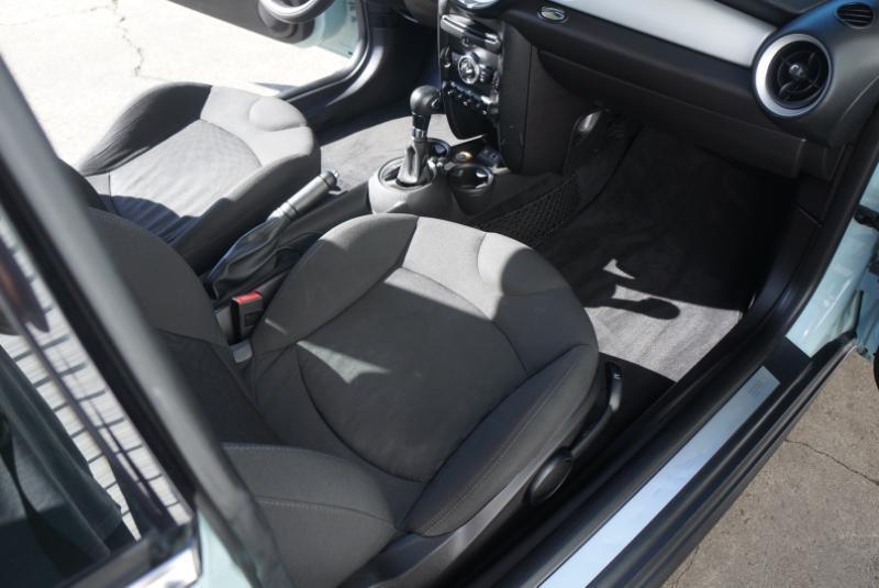 MINI Cooper Base 2D Hatchback 2013