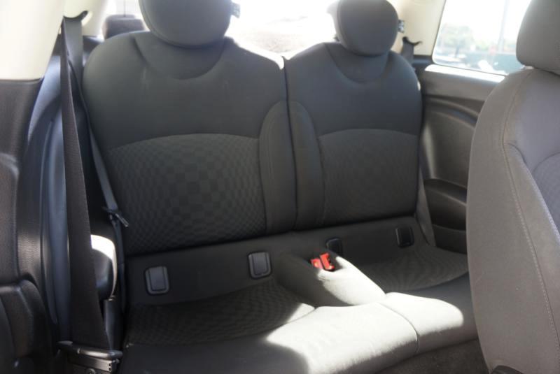 MINI Cooper Base 2D Hatchback 2013