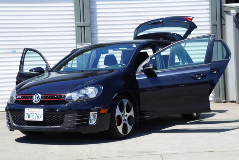 Volkswagen GTI 2.0T Sedan PZEV 2011