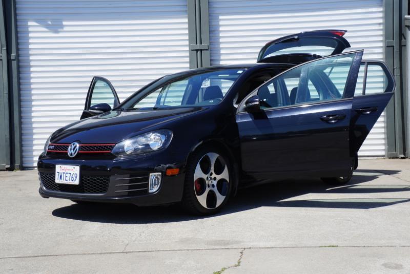 Volkswagen GTI 2.0T Sedan PZEV 2011