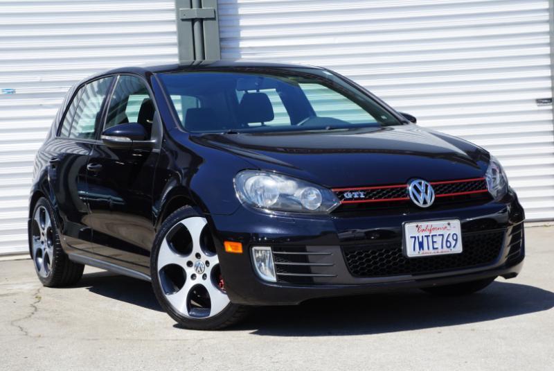 Volkswagen GTI 2.0T Sedan PZEV 2011