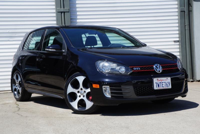 Volkswagen GTI 2.0T Sedan PZEV 2011