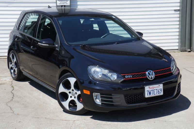Volkswagen GTI 2.0T Sedan PZEV 2011