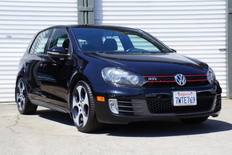 Volkswagen GTI 2.0T Sedan PZEV 2011