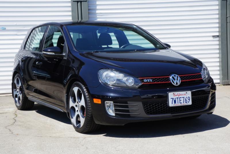 Volkswagen GTI 2.0T Sedan PZEV 2011