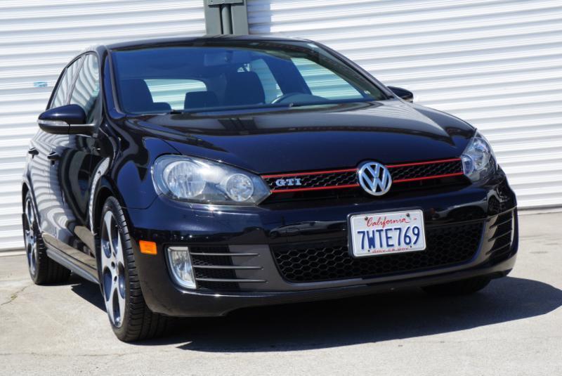 Volkswagen GTI 2.0T Sedan PZEV 2011