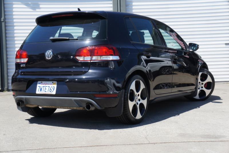 Volkswagen GTI 2.0T Sedan PZEV 2011