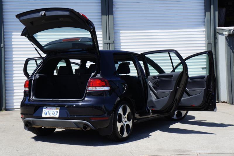 Volkswagen GTI 2.0T Sedan PZEV 2011