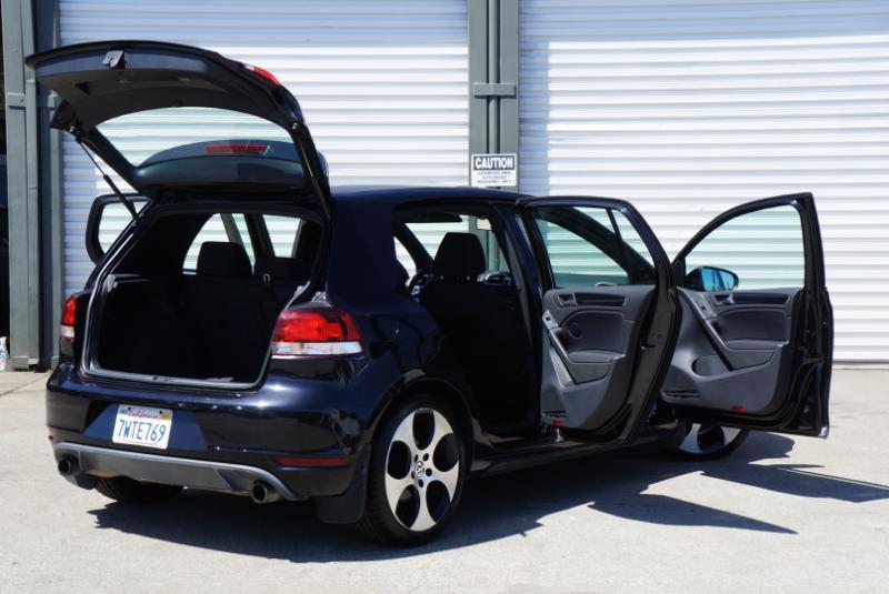 Volkswagen GTI 2.0T Sedan PZEV 2011