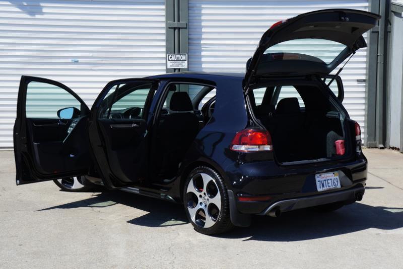 Volkswagen GTI 2.0T Sedan PZEV 2011