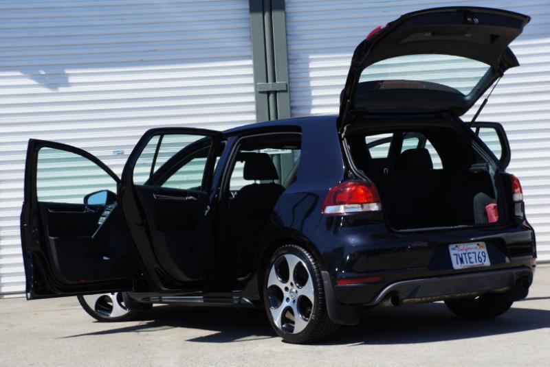 Volkswagen GTI 2.0T Sedan PZEV 2011