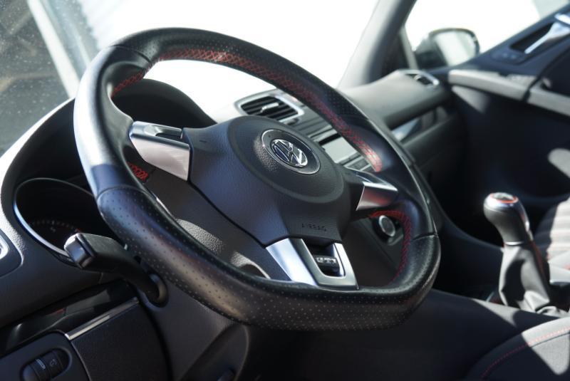 Volkswagen GTI 2.0T Sedan PZEV 2011