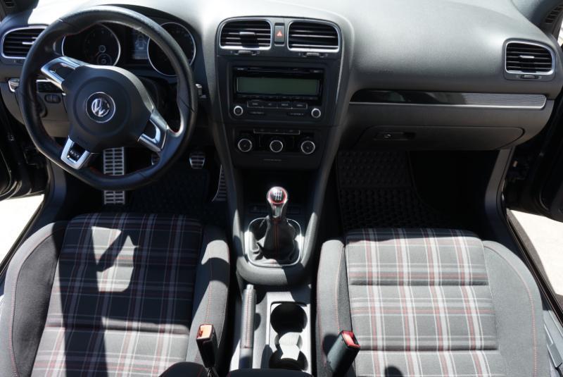 Volkswagen GTI 2.0T Sedan PZEV 2011