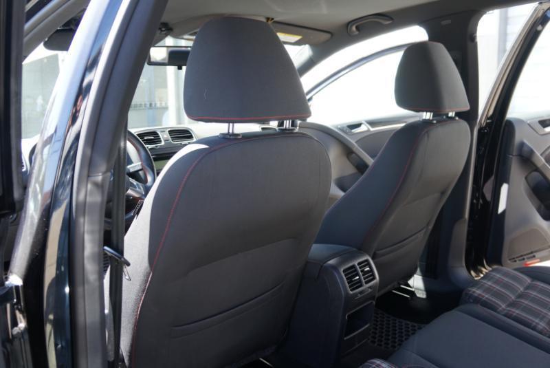 Volkswagen GTI 2.0T Sedan PZEV 2011