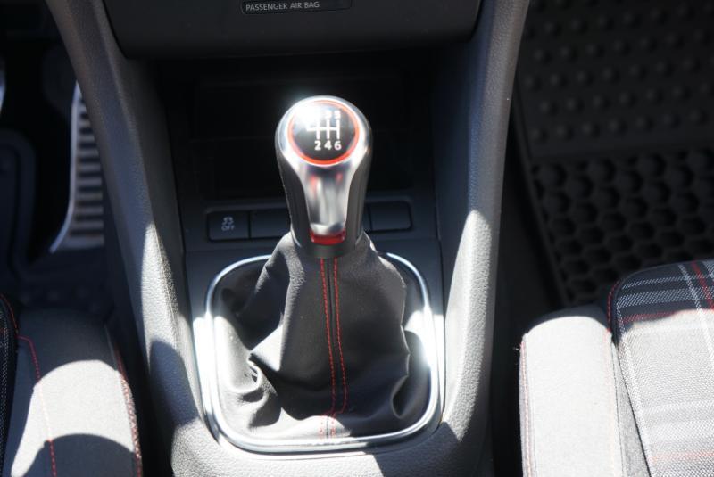 Volkswagen GTI 2.0T Sedan PZEV 2011